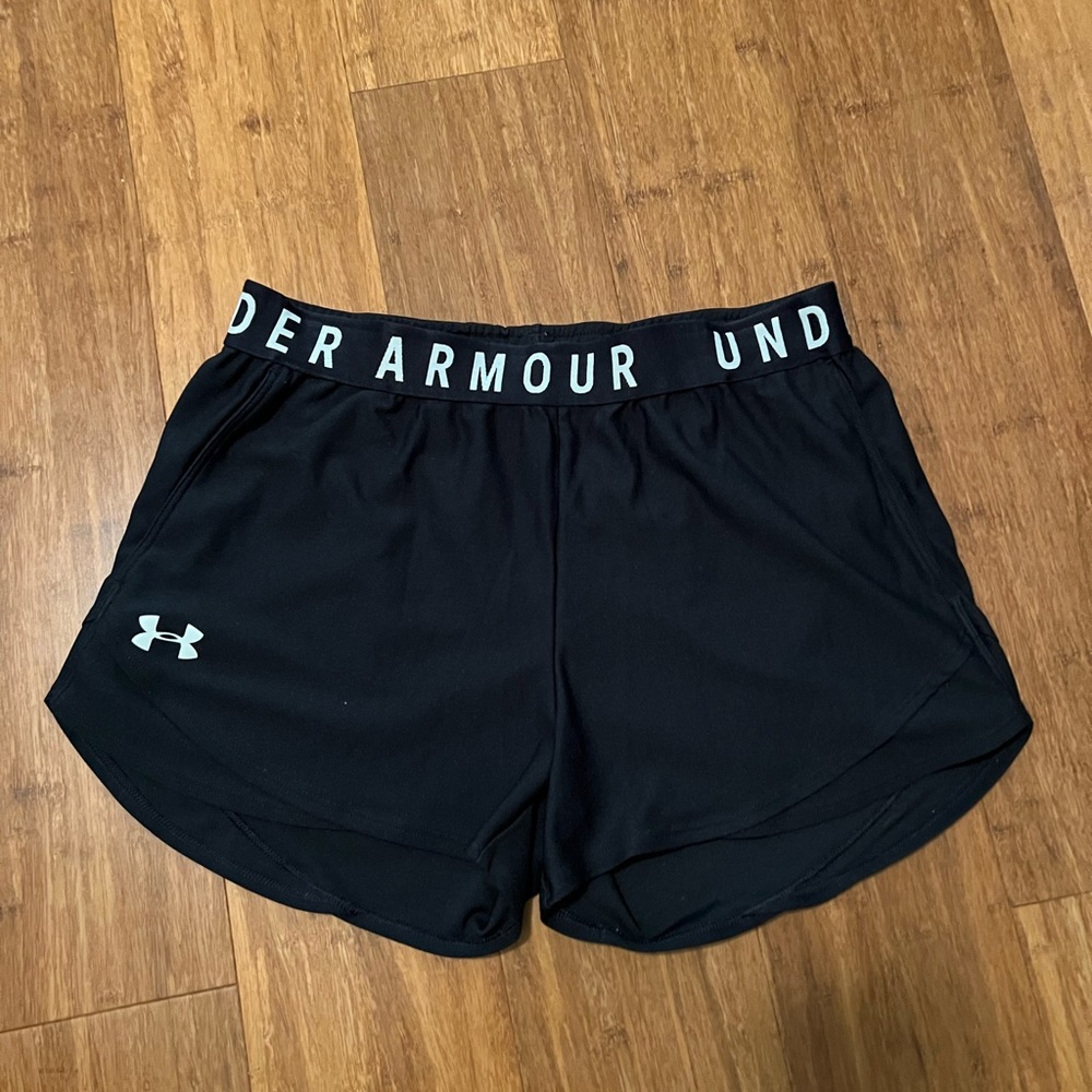 Black Under Armour shorts
